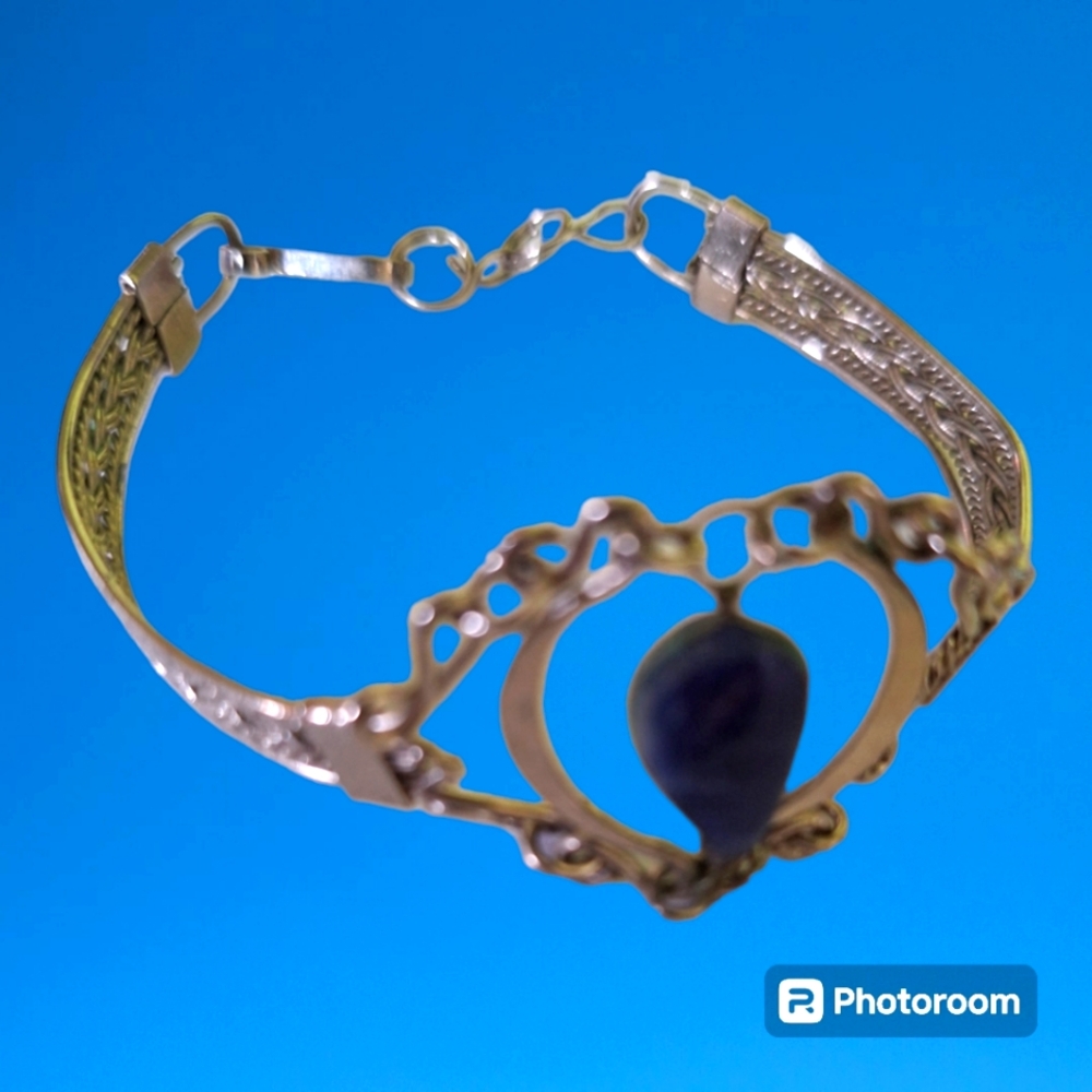 Womens alpaca silver bracelet